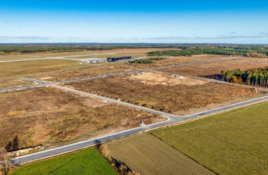 Uzbrojone tereny inwestycyjne przy Lotnisku Olsztyn-Mazury w Szymanach